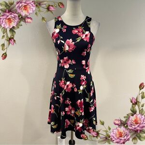 Soprano sleeveless Floral stretchy Mini Dress size extra small